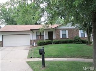 4463 Cloverbrook Dr, Florissant, MO 63033