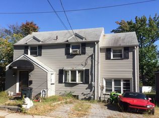 1180 Cumbermeade Rd, Fort Lee, NJ 07024