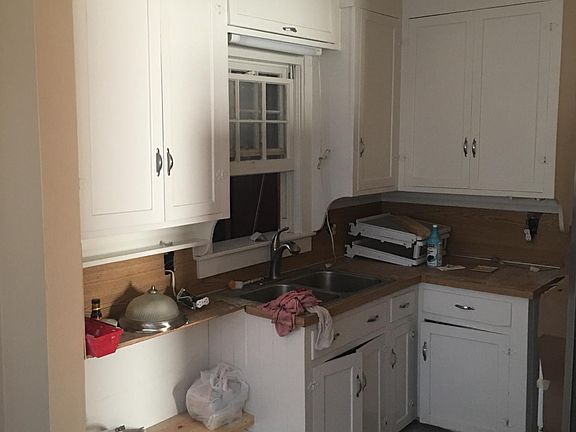 Small Kitchen Cabinets