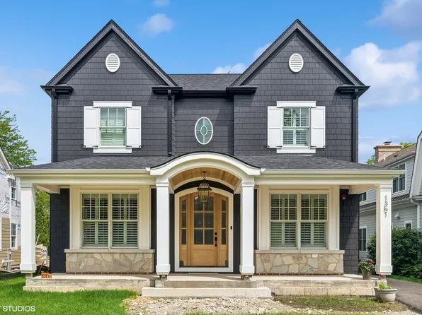 24 Washington Cir, Lake Forest, IL 60045