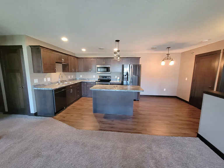 1929 Cypress Ct NE #6 — Photo 6