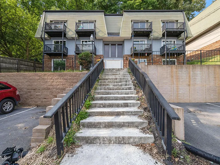 107 Angeline Dr #5 — Photo 31