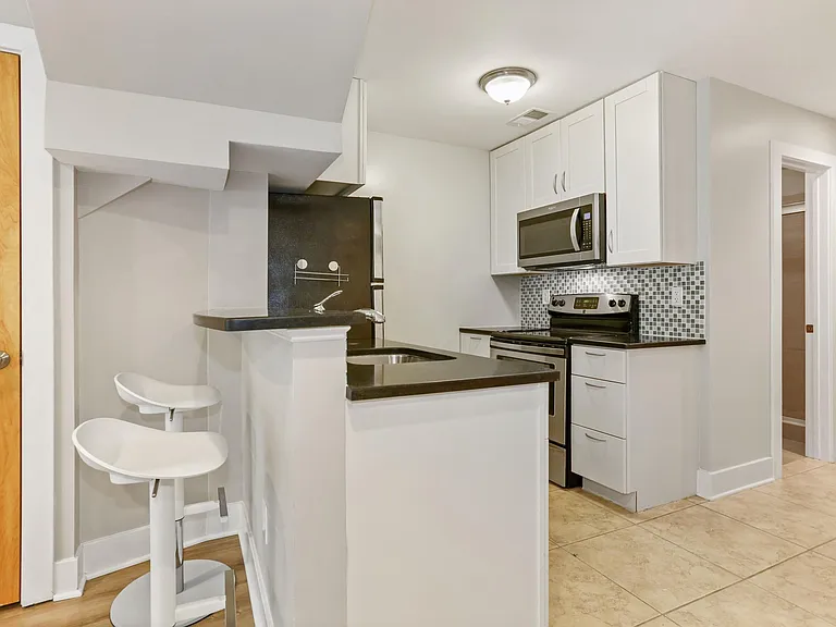 Gourmet kitchen