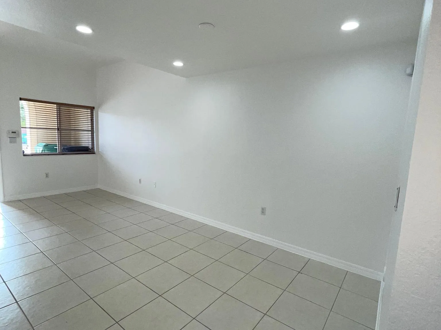 3 bed, 2.5 bath, 1705 sqft, $2,875 — Photo 4