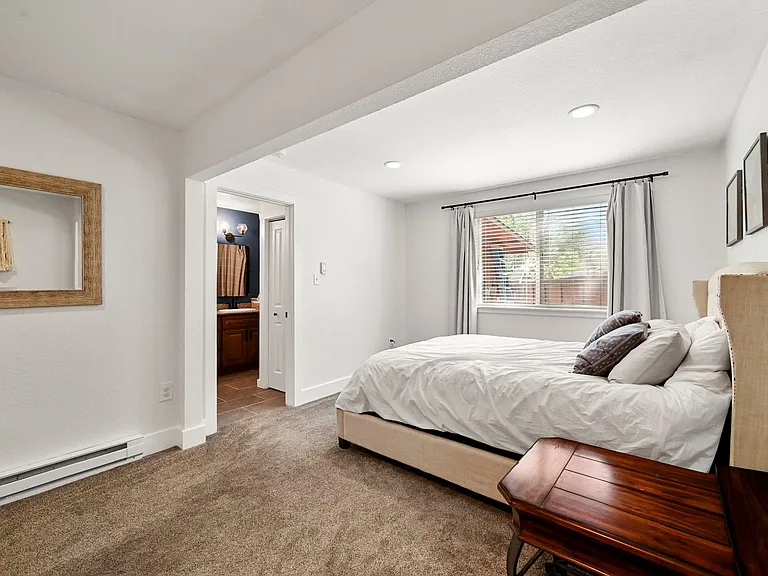 820 Valley Rd — Photo 16
