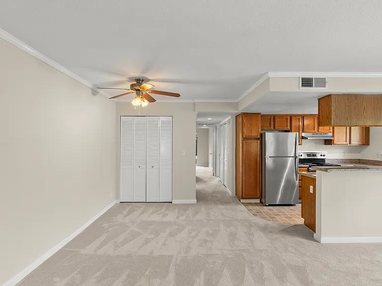 Sycamore Green Apartments — Photo 57