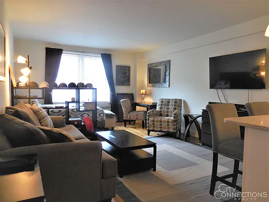 Rented by City Connections Realty | media 12