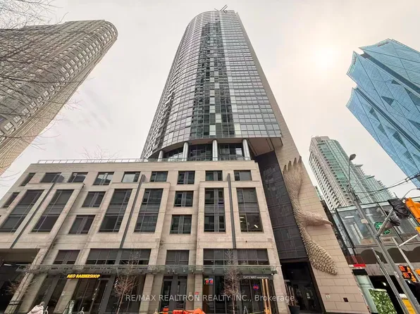 1 The Esplanade #1903, Toronto, ON M5E 0A8