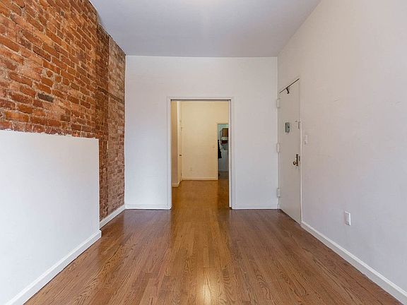 3rd image of 1719 Lexington Ave APT 4
