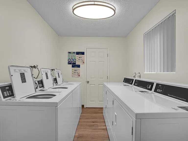 Riverview Apartments — Photo 8