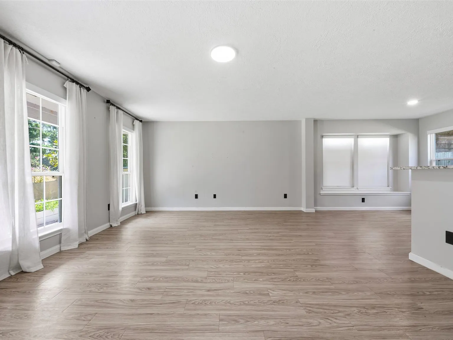 3 bed, 2.5 bath, 1447 sqft, $1,650 — Photo 1