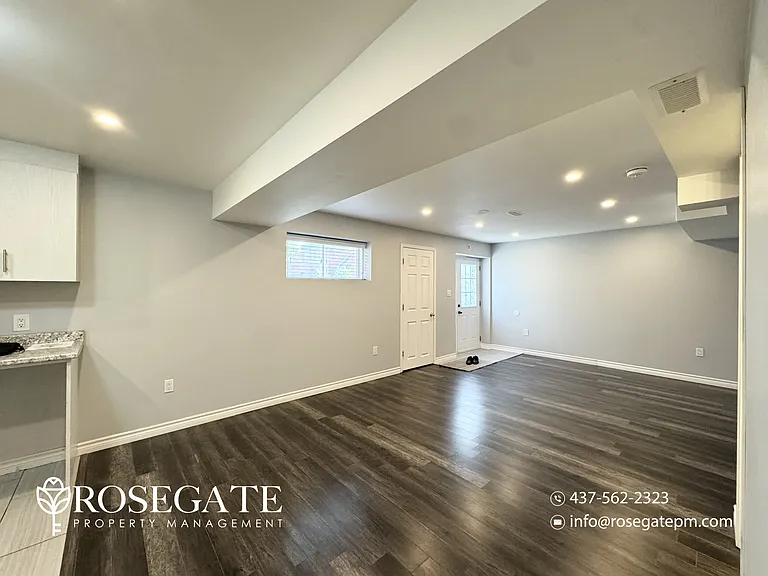 845 Spinning Wheel Cres #2 — Photo 6