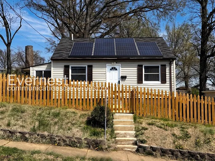 2 bed, 2.0 bath, 1456 sqft, $2,395 — Photo 2