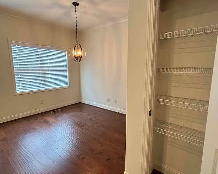 954 Lennox Blvd #1 — Photo 15