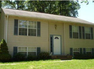 7499 Pine St, Manassas, VA 20111