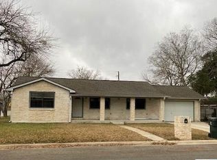 220 E Crockett St, Luling, TX 78648