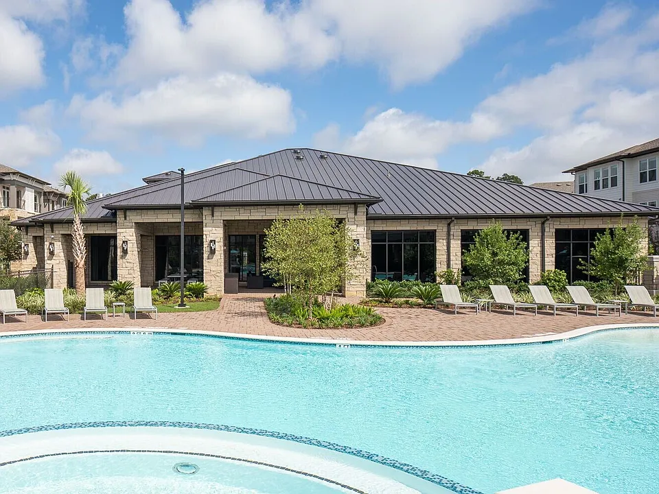 Broadstone Vintage Park apartments community photo