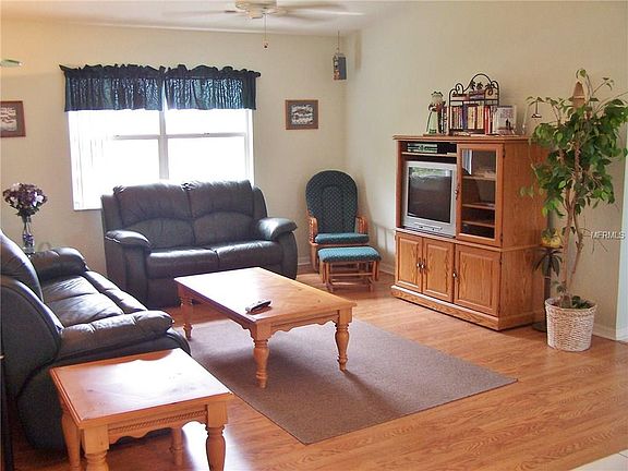 2nd image of 13 Cove Ln