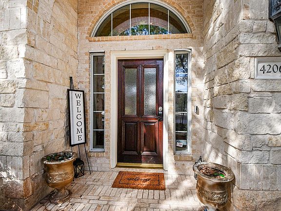 3rd image of 4206 Shady Riv