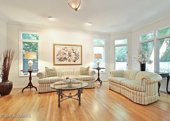 3rd image of 4267 W Thorndale Ave