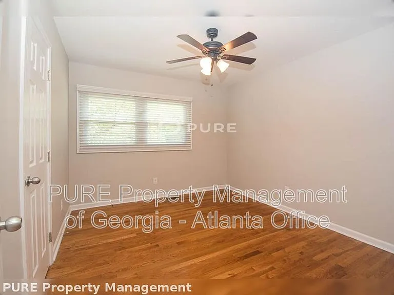 439 Chester St SE — Photo 12