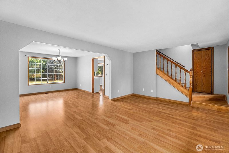 5th image of 3327 28th Avenue SE