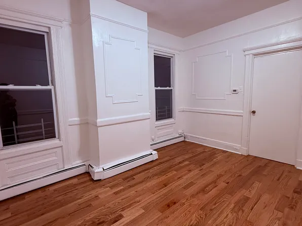 110 Duncan Avenue image 10 of 19