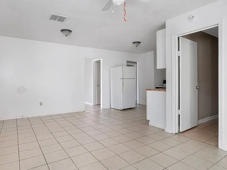 6458 Pinebrook Dr — Photo 7