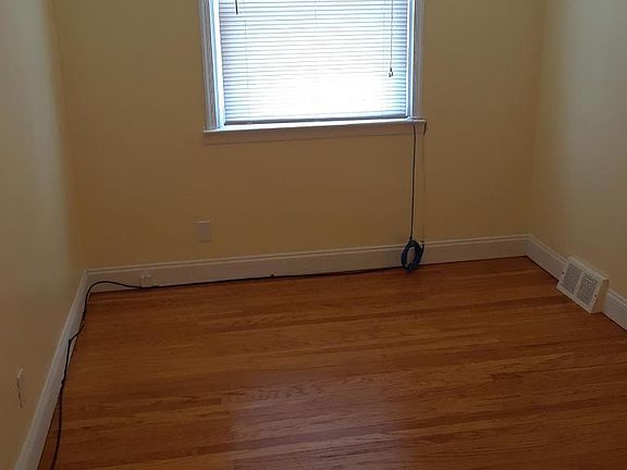 4th image of 7212 Lynford St