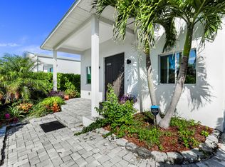 3037 Lunar St, Naples, FL 34112