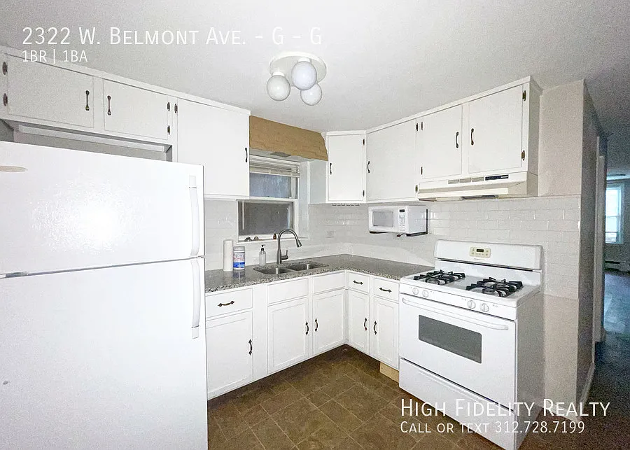 Building Photo - 2322 W Belmont Ave #G