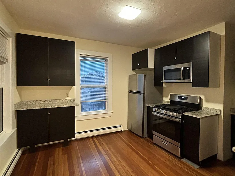 66 Pleasant St #2 — Photo 3