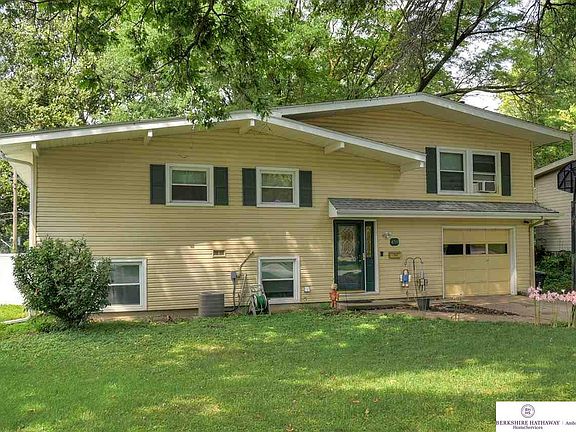 3rd image of 4714 N 82nd St