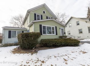 1100 Griffith Rd, Lake Forest, IL 60045