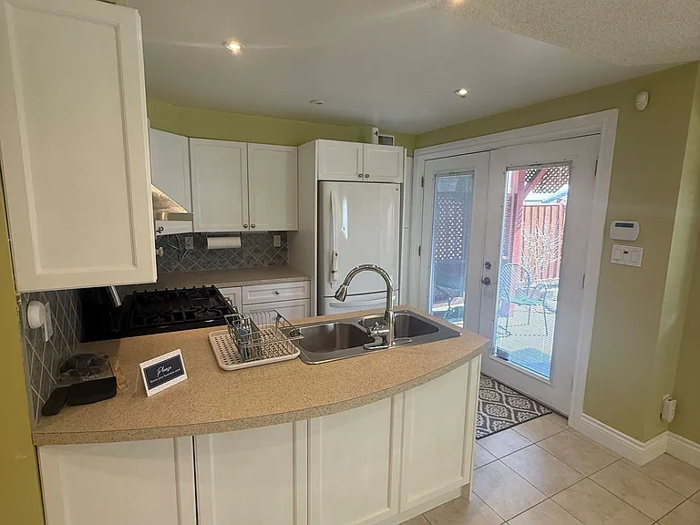 13 Gray Park Dr #LOWER — Photo 2