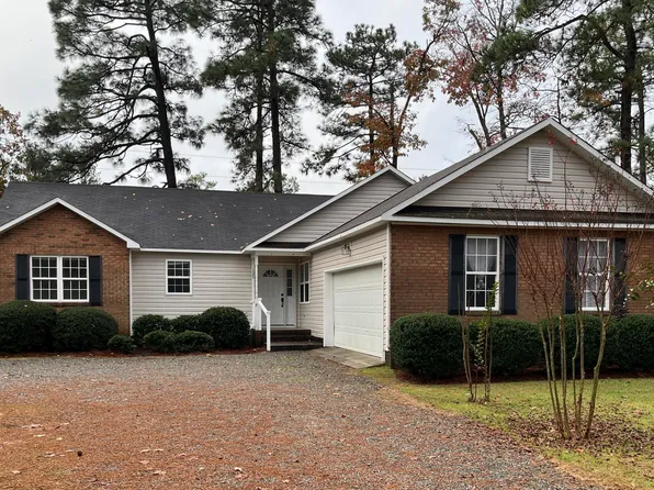 120 Wheeling Dr, Pinehurst, NC 28374