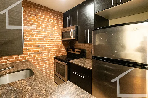1191 Beacon St #3 Photo 1