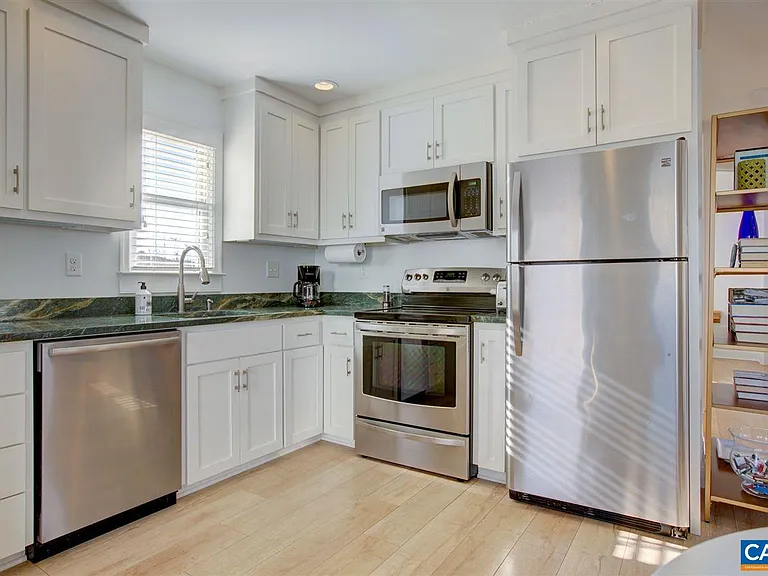 620 Belmont Ave — Photo 8