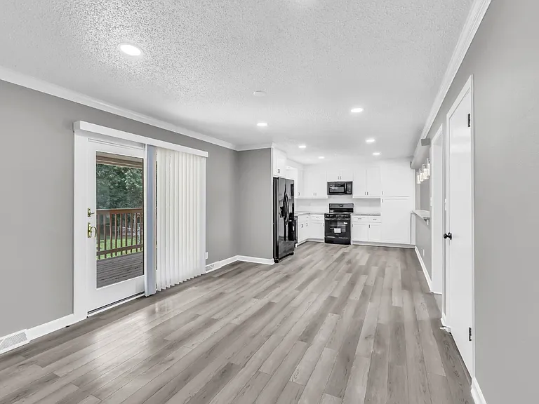 409 Christopher Dr — Photo 12