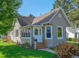 922 Sage St, Lake Geneva, WI 53147