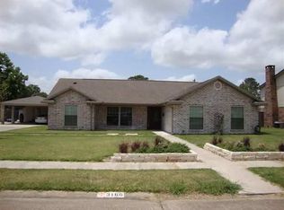 3166 Gardendale Dr, Port Neches, TX 77651