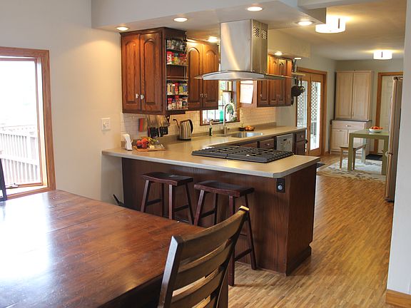 Dining Room to EatIn Kitchen