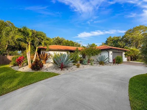 392 W Rossetti Dr, Nokomis, FL 34275