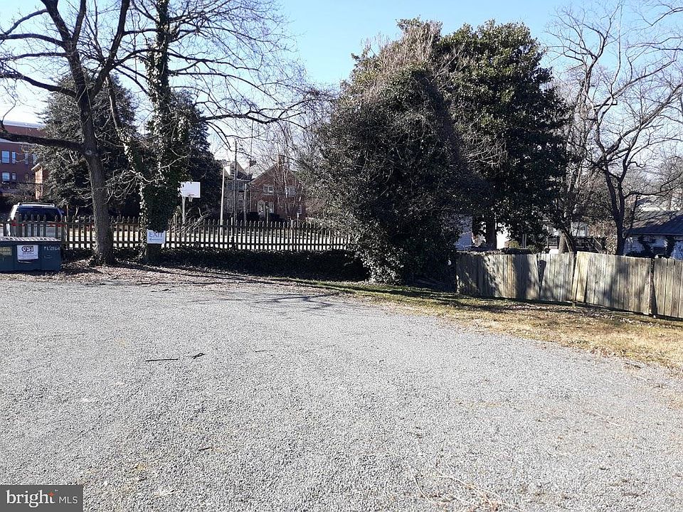 2nd image of 321 N Washington St