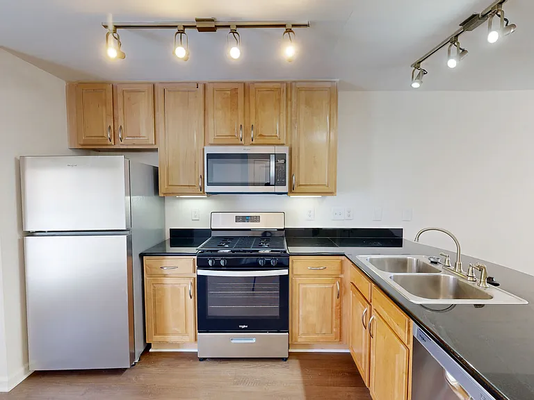 Gayton Pointe Townhomes — Photo 32