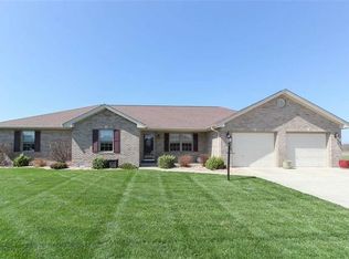 1664 Bell Ford Dr E, Seymour, IN 47274