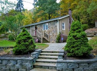 464 W Mountain Rd, Sparta, NJ 07871