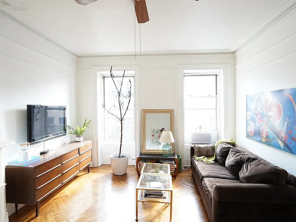 54 7th Ave #5