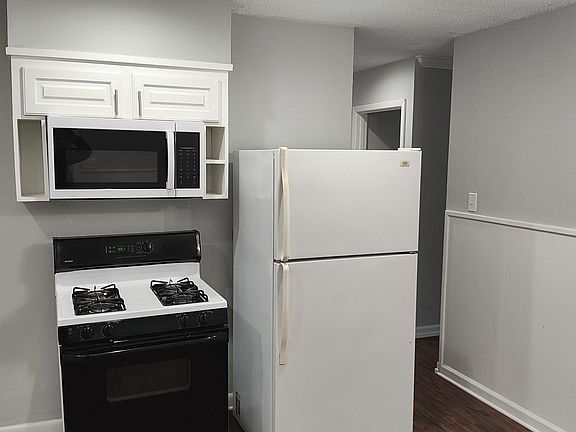 2nd image of 3025 Norman Pl