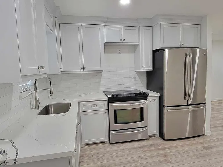 7409 Valeda Dr — Photo 3